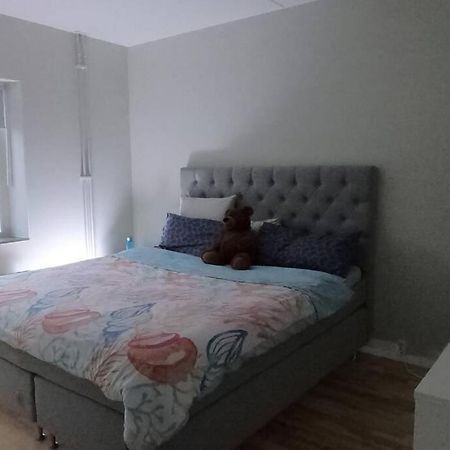 Homestay - Private Room In An Apartment ヨーテボリ エクステリア 写真