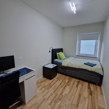 Homestay - Private Room In An Apartment ヨーテボリ エクステリア 写真