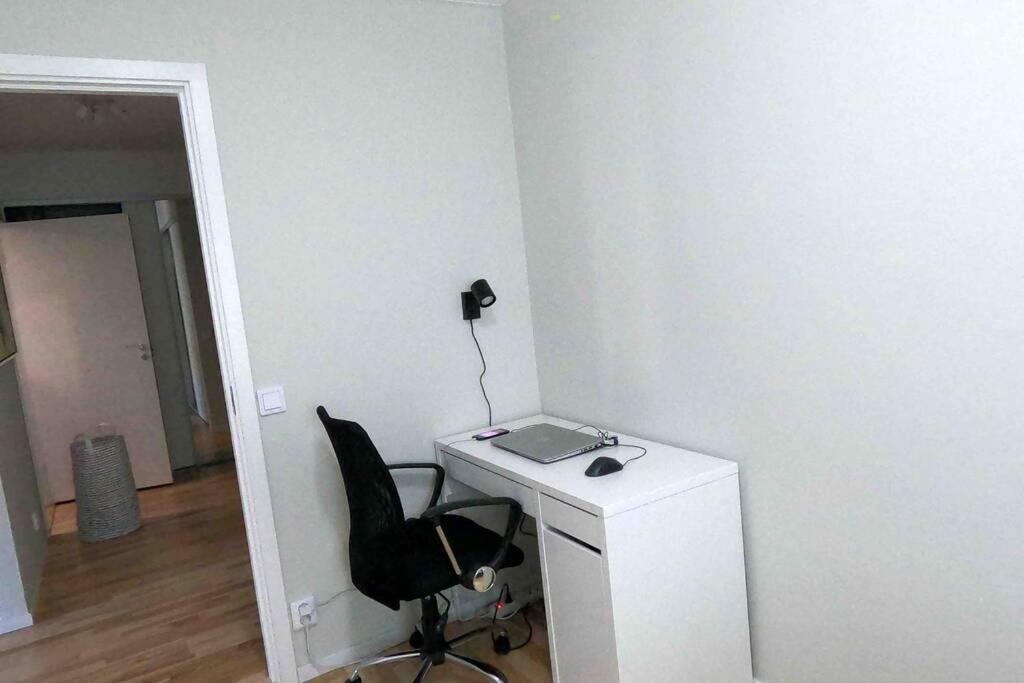 Homestay - Private Room In An Apartment ヨーテボリ エクステリア 写真